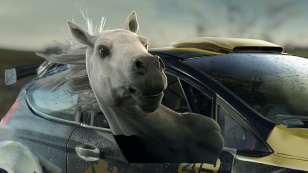 GPS-Betfair-horse-head-in-car-progress-shot