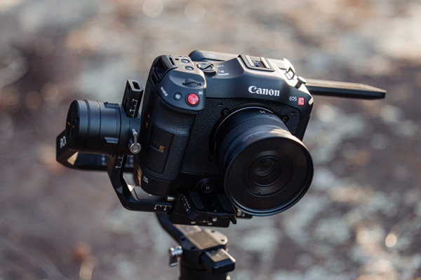 Canon EOS C70 tripod2